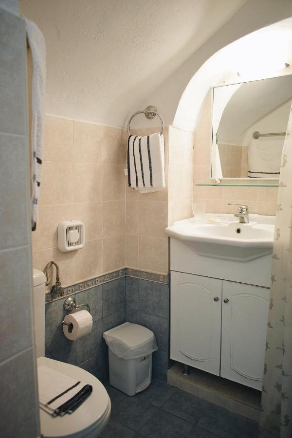 Yi Artistry 1-Bedroom Medieval Holiday House Kalamoti Eksteriør bilde